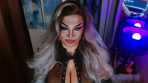 QUEEN MADISON  online show from April 27, 4:31 pm
