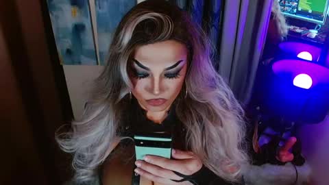 QUEEN MADISON  online show from April 27, 4:56 pm