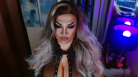 QUEEN MADISON  online show from April 27, 6:02 pm