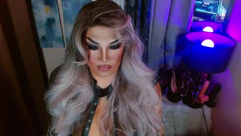 QUEEN MADISON  online show from May 10, 4:31 pm
