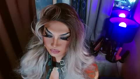 QUEEN MADISON  online show from June 5, 11:37 am