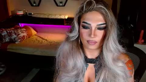 QUEEN MADISON  online show from June 21, 6:20 pm