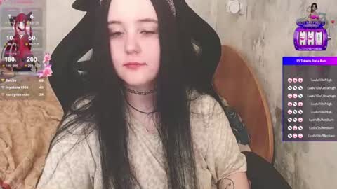 your_8a8y online show from August 4, 3:09 pm