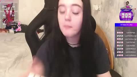 your_8a8y online show from August 9, 2:40 pm