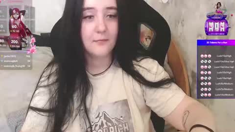 your_8a8y online show from August 12, 11:23 am