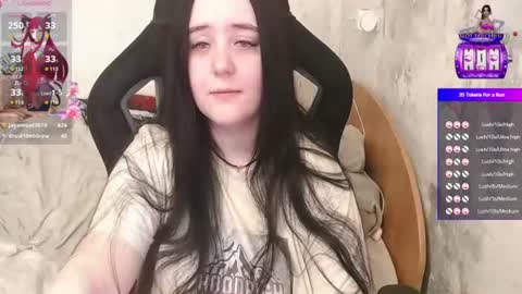 your_8a8y online show from August 17, 6:51 am