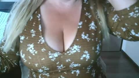 Maria Love online show from July 20, 9:45 am