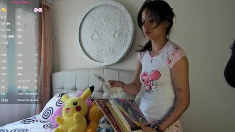 mia3 online show from April 8, 3:11 pm