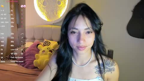 mia3 online show from April 11, 8:09 pm