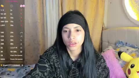 mia3 online show from April 23, 5:44 am