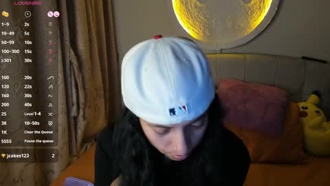 mia3 online show from May 17, 4:13 am