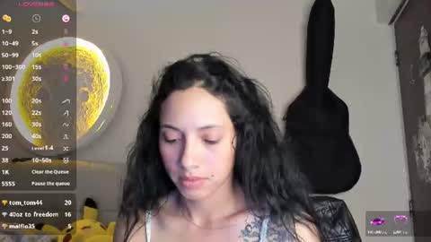 mia3 online show from July 13, 6:09 am