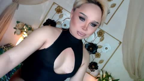 your_blondy_babe online show from August 6, 7:35 pm
