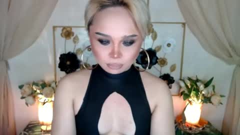 your_blondy_babe online show from August 6, 11:04 pm