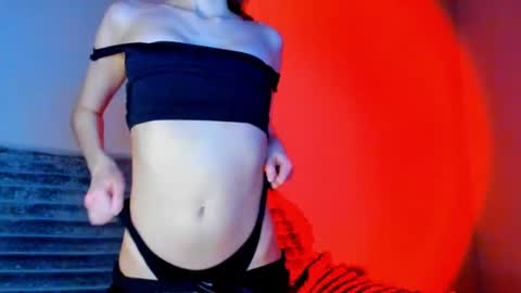 your_favorite_model_ online show from July 11, 7:09 pm