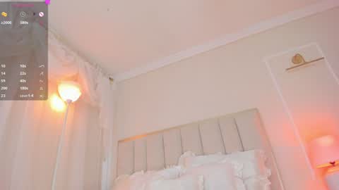 your_petite18 online show from August 5, 5:27 am