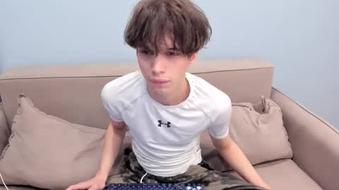 your_shy_guy online show from February 27, 6:33 am
