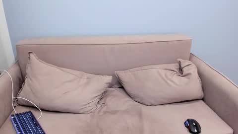 your_shy_guy online show from February 28, 7:44 pm