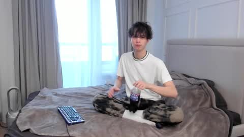your_shy_guy online show from March 2, 6:32 am