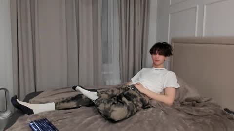 your_shy_guy online show from March 2, 7:43 pm