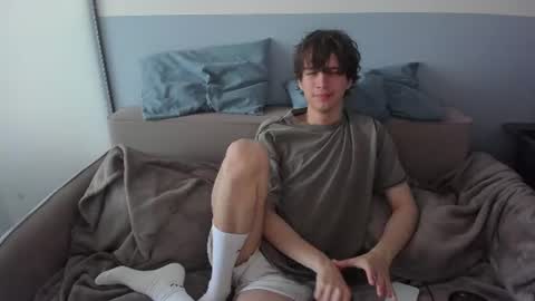 your_shy_guy online show from July 3, 7:10 am