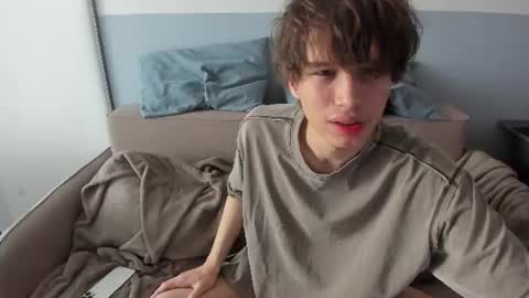 your_shy_guy online show from July 3, 9:22 am