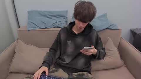your_shy_guy online show from July 25, 9:30 pm