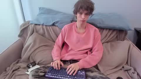 your_shy_guy online show from August 13, 11:02 am