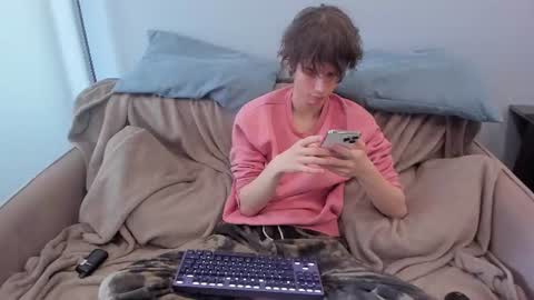 your_shy_guy online show from August 13, 12:08 pm