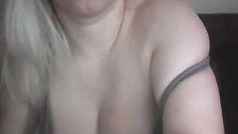 Roxy online show from August 11, 9:33 am