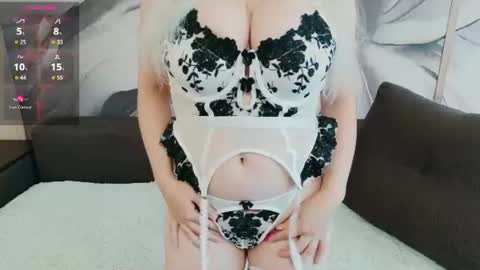 your_sweet_lesley online show from July 30, 12:01 pm