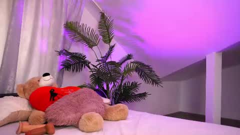 TenderSin online show from August 5, 11:08 am