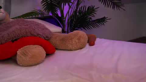 TenderSin online show from August 6, 7:18 am