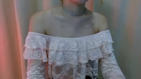 Adeline online show from August 13, 10:51 am