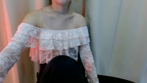 Adeline online show from August 13, 1:03 pm