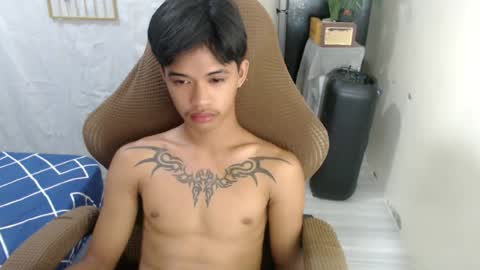 yourasian_eric online show from July 25, 7:56 am