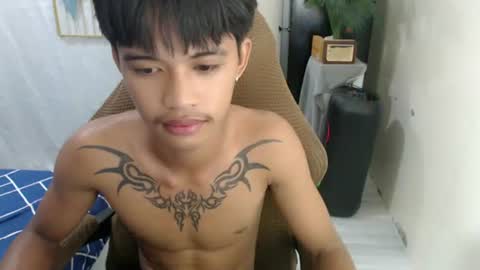 yourasian_eric online show from July 28, 8:31 am