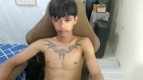 yourasian_eric online show from July 29, 8:10 am
