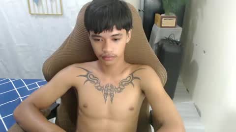 yourasian_eric online show from July 29, 4:25 pm
