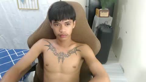 yourasian_eric online show from July 29, 5:31 pm