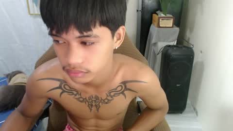 yourasian_eric online show from August 1, 7:47 am