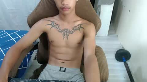 yourasian_eric online show from August 3, 4:47 pm