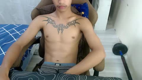 yourasian_eric online show from August 5, 8:12 am