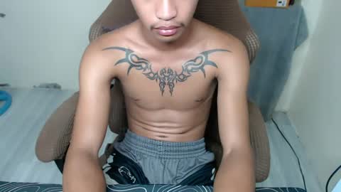 yourasian_eric online show from August 6, 3:11 pm