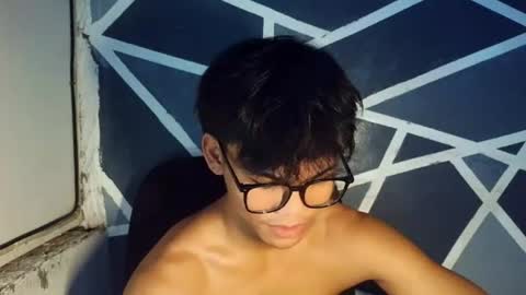 rainy online show from July 18, 3:40 am