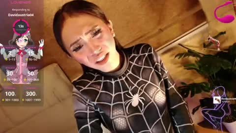 JEN  online show from August 12, 1:46 pm