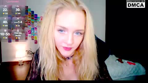 yourfairyalice_ online show from August 8, 9:15 pm
