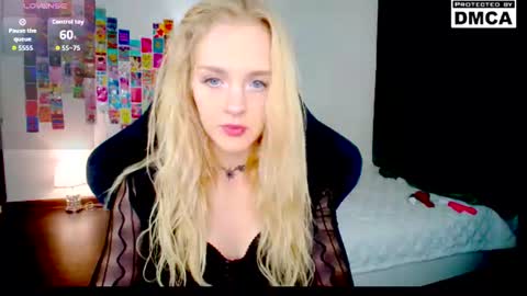 yourfairyalice_ online show from August 8, 10:21 pm