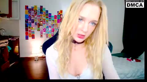 yourfairyalice_ online show from August 9, 8:54 pm