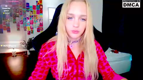 yourfairyalice_ online show from August 14, 6:06 am